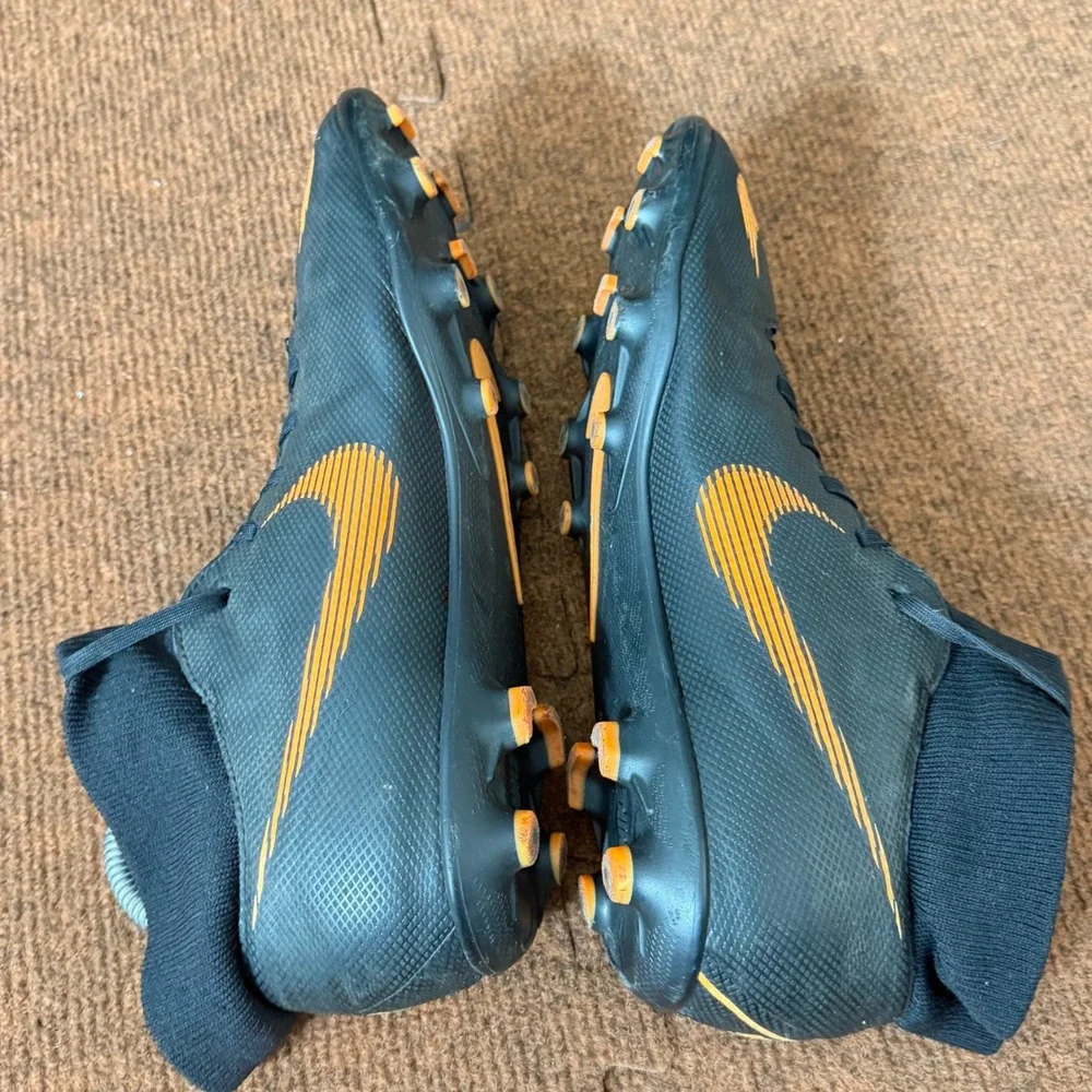 Nike Mercurial Superfly 6 Academy MG Soccer Cleats Mens 8.5 Black Orange‎ AH7362